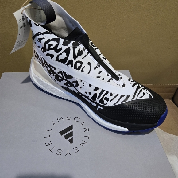 adidas by STELLA MCCARTNEY X TERREX FREEHIKER GORE-TEX BOOTS - Picture 9 of 15